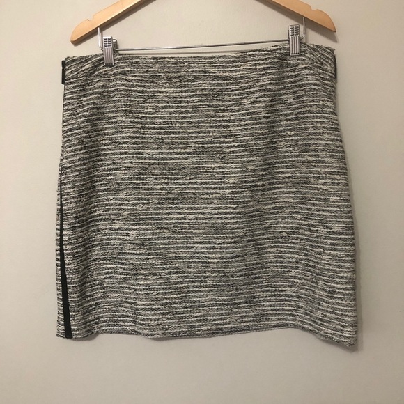 nwot Vince Camuto  Double Zip Tweed Skirt  Size 14 - Picture 3 of 3